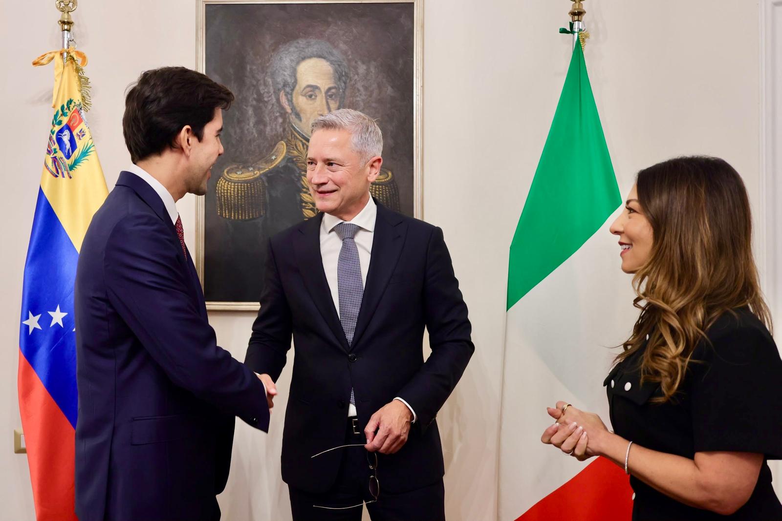 Encuentro protocolar reúne a representantes vinculados a Venezuela e Italia